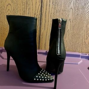 New black heel boots